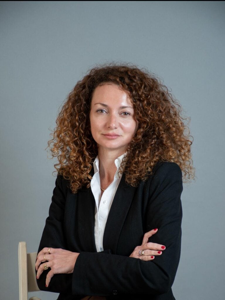 יוליה נוביק אלוש