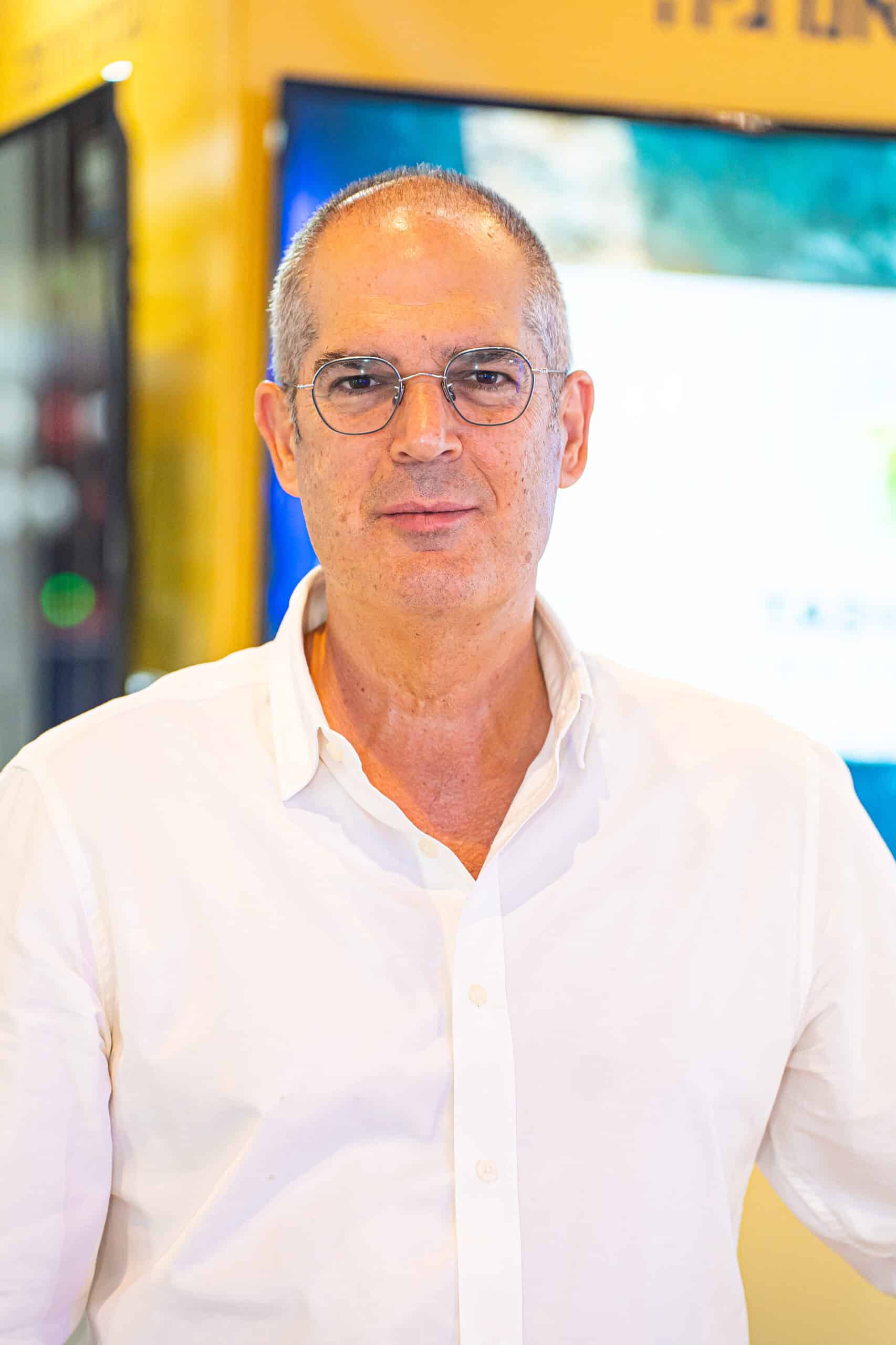 מגזין קומה מעל